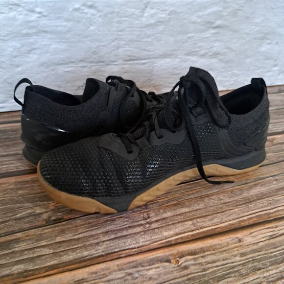Under Armour TriBase Reign 3 training shoes in black and gum fitness sneaker
